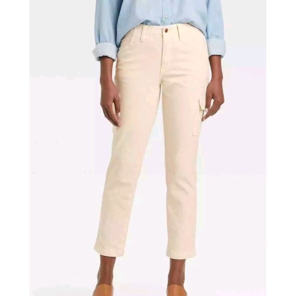Universal Thread Women's High-Rise Slim Straight Cargo Pants Size Cream size 2